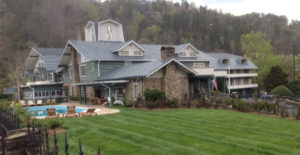 Gatlinburg Inn building exterior with swimming pool